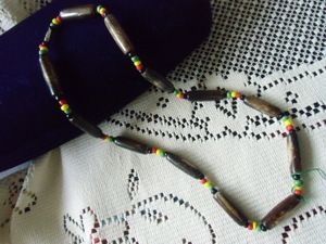 * Hawaiian necklace wood . black red yellow green color. beads new goods *