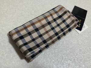 新品　ダックス（英）　ポケットチーフ　シルク１００％　ダックスハウスチェック　３１ｃｍ　日本製　定価７．６千円