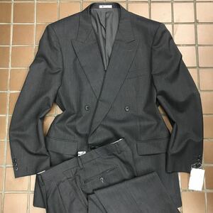 【新品】★激安★ビックサイズ　紳士服　背広　ダブルスーツ/大きいサイズ3XL AB8/グレイ系　ストライプ/ノーベンツ　2タック/ARTEUOMO