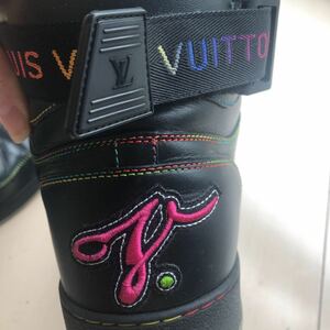 LOUIS VUITTON ハイカットスニーカー レインボーカラーステッチ　サイズ5