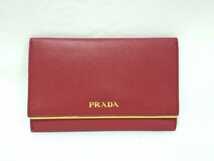 美品 PRADA プラダ カードケース 名刺入れ レザー レッド ロゴ 赤 813 ブランド　同梱OK!_画像1