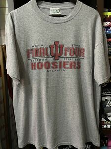 ★USA古着　赤プリント　バスケットボール　NCAA Ｔシャツ グレー　gray 2XL程度　大きいサイズ