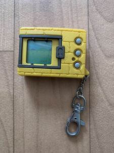 BANDAI Bandai Digital Monster digimon /LSI электронный мобильный игра машина корпус только / электризация только проверка / retro / желтый / маленькая царапина загрязнения винт ржавчина и т.п. / Junk относится 