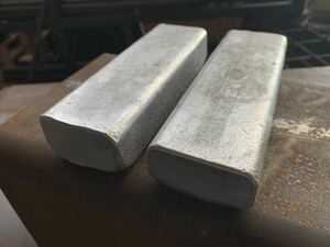 アルミニウム　インゴット2kg キャスト　鋳造