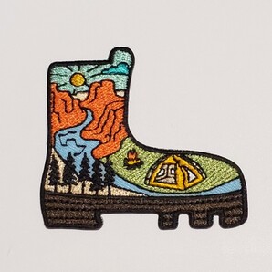 C-27【 アイロンワッペン 】 テント キャンプ 焚き火 アウトドア 山 マウンテン 【 刺繍ワッペン 】