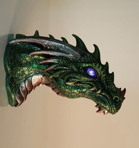 中世の緑龍（グリーン・ドラゴン）LEDの目が光る 壁装飾 彫像 彫刻/ ファンタジー ドラゴンランス(輸入品_画像2