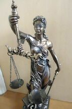 正義の女神テミス彫像； 法律の正義を象徴する彫像、ブロンズ風彫刻 弁護士オフィス 司法修習生(輸入品_画像5