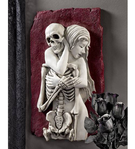 西洋ゴシック彫刻 若い女性の肉体と骸骨 壁彫刻 彫像/ ゴシックホラー ハロウィン カフェ パブ 壁装飾[輸入品