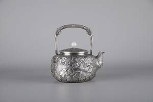 純銀保証 蔵六造 四季牡丹浮彫 玉摘 湯沸 銀瓶 時代物 古美術品 煎茶道具 重さ804ｇ