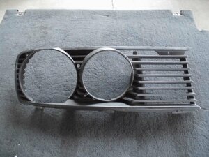 BMW 5 series 525i E28 front light cover grill L 1919155