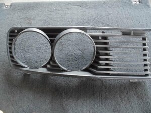 BMW 5 series 525i E28 front head light light cover grill L 1919199