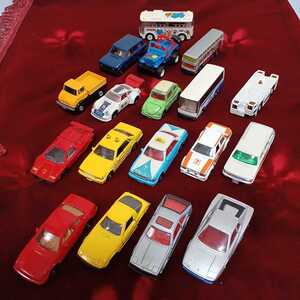 ミニカー『TOMICA 14台』『TOMY 3台』『B/O TOMICA 1台』合計18台