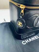 ★本物　M3898 美品 CHANEL シャネル ココマーク キャビアスキン バニティ ハンド バッグ ブラック★_画像2