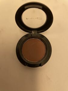 M*A*C Mac eyeshadow Brown mat 