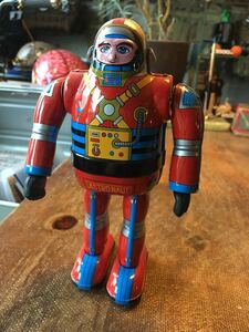 大阪ブリキ玩具 メタルハウス 宇宙飛行士 ブリキのおもちゃ アストロノーツ ティントイ 