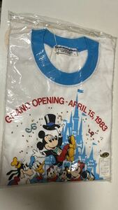 送料込み！レア　東京ディズニーランド　GRAND OPENING-ARRIL 15,1983 Tシャツ　Lサイズ　未使用　シミあり　Disney 