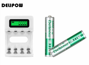 DELIPOW 単4形1.2V 1000mAh充電式ニッケル水素電池と充電器セット 高品質 三ヶ月安心保証付き（電池4本、充電器1個）800-0125+800-0124-04C
