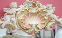 特価！アンティーク調　ロココ調　可愛い天使とピンクローズ薔薇の壁掛けミラー　天使の壁掛けミラー_画像2