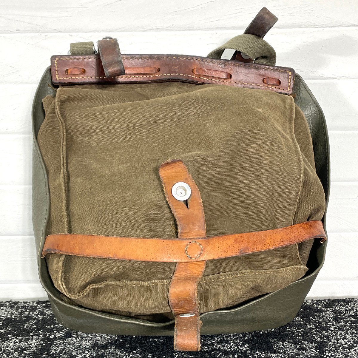 ヤフオク! スイス軍 バッグの落札相場・落札価格