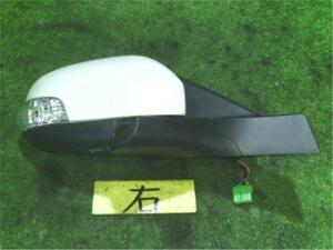  Volvo original Volvo 70 { BB5254W } right side mirror P30300-22015456