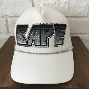 ★激レア★ KISS LOGO スワロフスキー キャップ white a bathing ape BAPE swarovski ラインストーン trucker hat cap 帽子 エイプ ベイプ