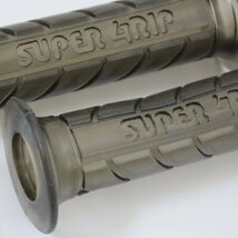 MADMAX バイク用品 スーパーグリップ 120mm クリアスモーク/22.2mm (7/8インチ)ハンドル用/スカイウェイブ【送料800円】_画像2