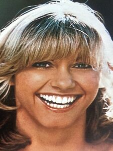 即決 オリビアニュートンジョン 雑誌切り抜き A4サイズ Olivia Newton-John ジーンハックマン