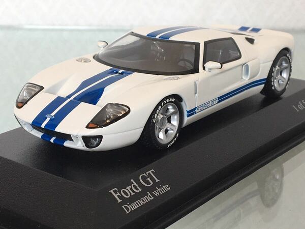 送料無料　1/43 フォード GT ダイヤモンドホワイト　ミニカー　ミニチャンプス MINICHAMPS FORD Diamond white