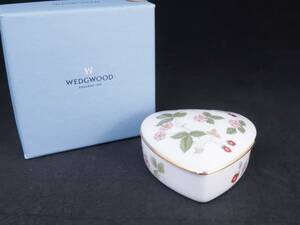 未使用　WEDGWOOD ウエッジウッド 蓋つき小物入れ ワイルドストロベリー ハート 陶磁 金縁 ケース