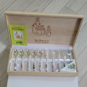 新品。木箱ピーターラビットカトラリー ピーターラビットスプーン フォークセット カトラリー