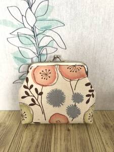 がま口 ポーチ / 財布 / 小物入れ / ハンドメイド☆北欧風・花柄・生成り