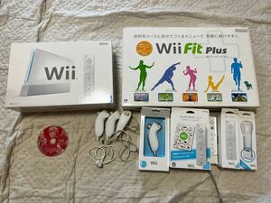 Wii 本体　wii fit plus セット Nintendo Wii RVL-S-WA 本体セット　シロ