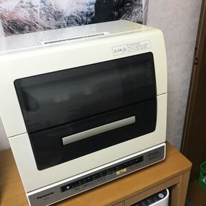 Panasonic NP-TR6-W 食器洗い乾燥機 2013年製