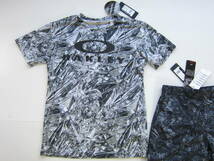 新品◆オークリーOAKLEY 半袖Tシャツ & ショート パンツ M 白 黒&迷彩 UVカット 吸汗速乾 抗菌防臭 アウトドア ランニング ジョギング /L_画像2