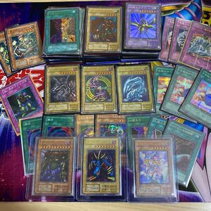 遊戯王 トライホーン・ドラゴン トゥーン・ブラック・マジシャン・ガールなど 初期 2期 スーパーレア以上 138枚まとめ売り
