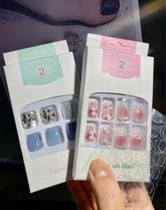 ネイルチップ つけ爪・足 2点セット 接着剤 両面テープシール2枚付き