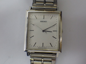 稼働品　SEIKO セイコー　クォーツ　腕時計　スクエア　白文字盤　5P31-5320