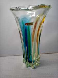 ガラス花瓶　高さ25センチ　底幅9センチ　上部幅13センチ