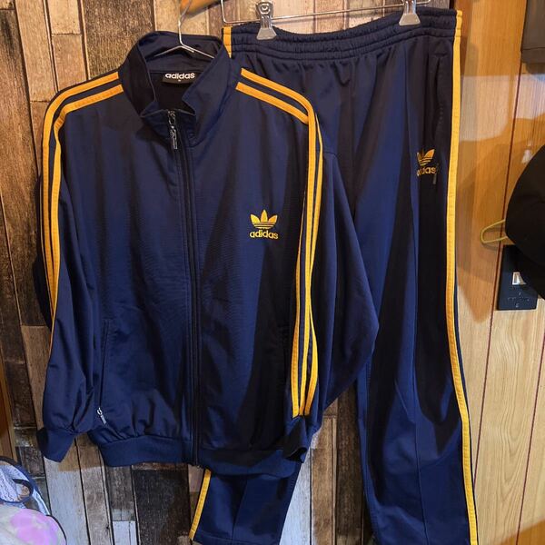 adidasジャージ上下