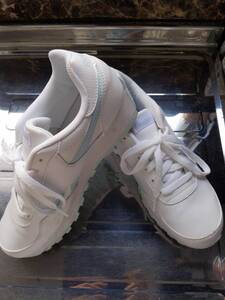 Reebok ランニングシューズ CONVERSE