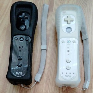 Wii リモコン（モーションプラス）２個、シリコンカバー付き