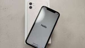 【新品同様】iPhone11 ホワイト 箱付き 傷なし 表参道アップルストア購入SIMフリー