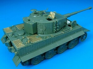 ハウラー HLX48030 1/48 タイガーI 後期型 エッチングパーツ(スカイボウ 用)