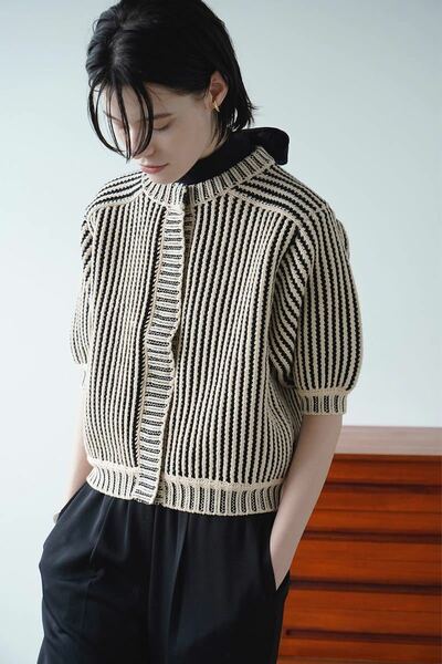 CLANE STRIPE CABLE HALF SLEEVE CARDIGAN