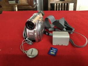 ◆Victor ビクター　MEGA PIXEL DIGTAL VIDEO CAMERA　GR-D200ーS