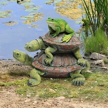 背中に乗る仲良しのカエルとカメの像 アウトドア屋外置物装飾品亀エクステリア池アニマルオーナメント飾り庭園彫像彫刻蛙フィギュア小物_画像1