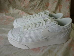 ★新品 NIKE BLAZER LOW PLATFORM WH 23.5 cm Tv44+++