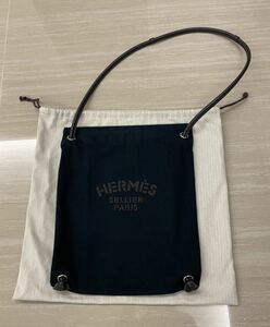 新品同様！エルメス Hermes 新作のMaline ショルダーバッグ　リュック3WAY 男女兼用　ネイビー　海外正規本物保証　aline マリーヌ　布