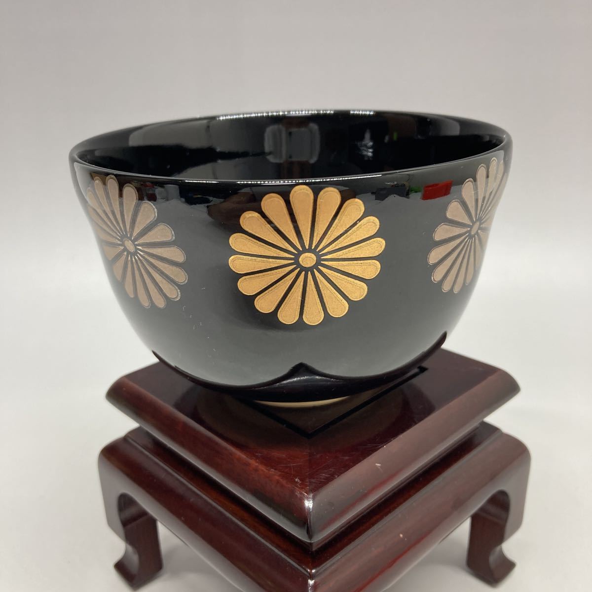 売れ筋がひ! 【加藤利昇】仁清写 椿 茶碗 桐共箱 共布 底部在銘 京焼
