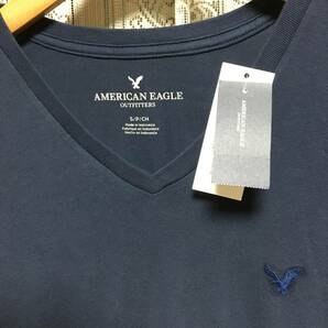 セール! 正規品 本物 新品 アメリカンイーグル Vネック Tシャツ AMERICAN EAGLE 着心地抜群 綿100% 知的で 上品な ネイビー 濃紺 S ( Mの画像4
